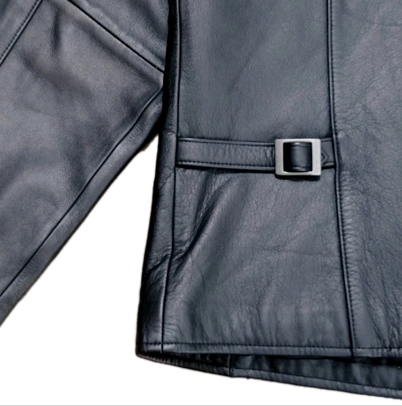 Eddie Bauer Women's Leather Jacket Size L. - Picture 6 of 11